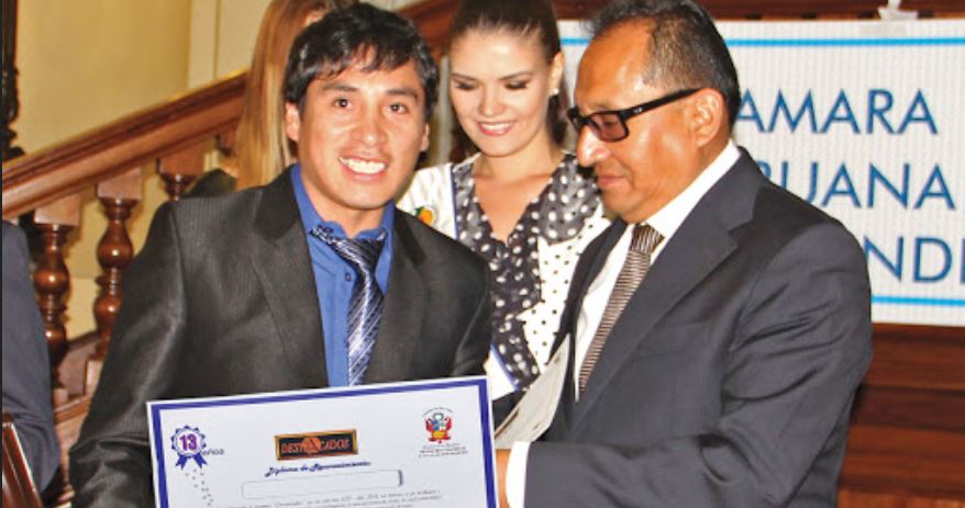 premiacion al director ejecutivo